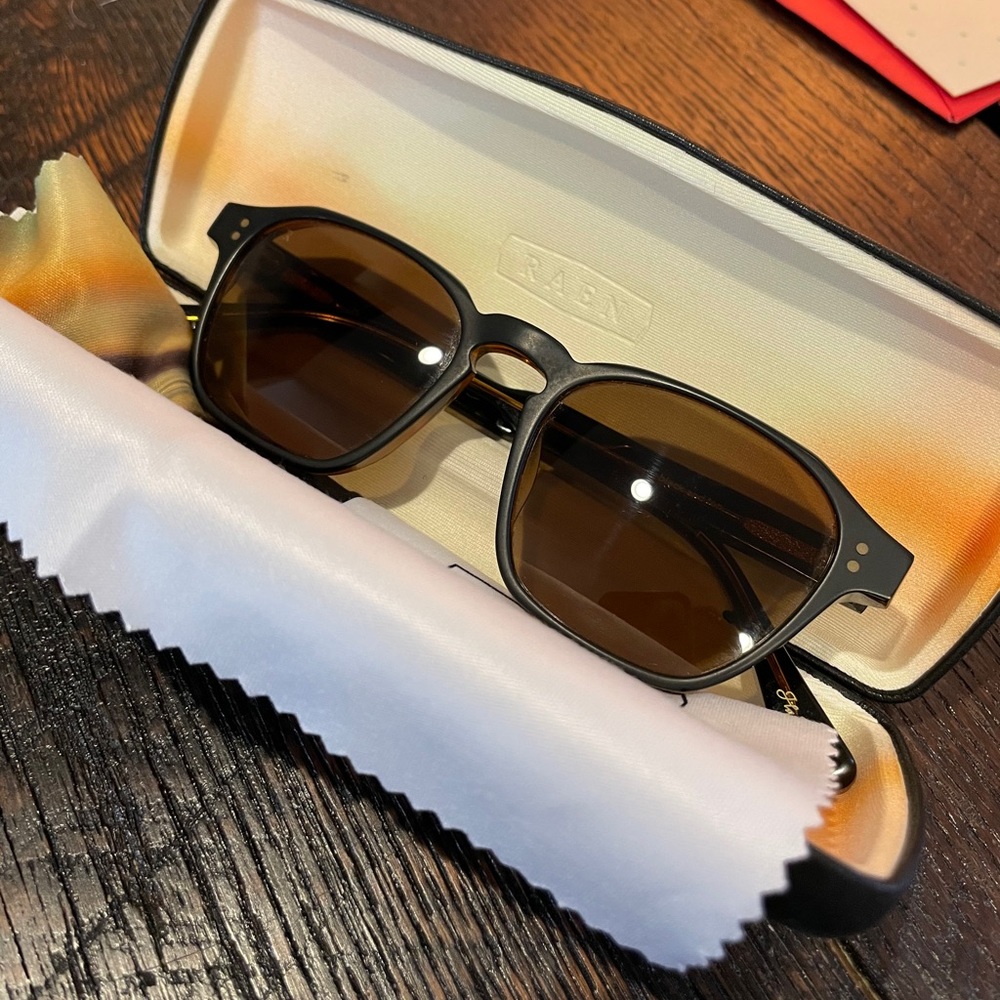 RAEN Aren Sunglasses - Black and Tan - 50mm